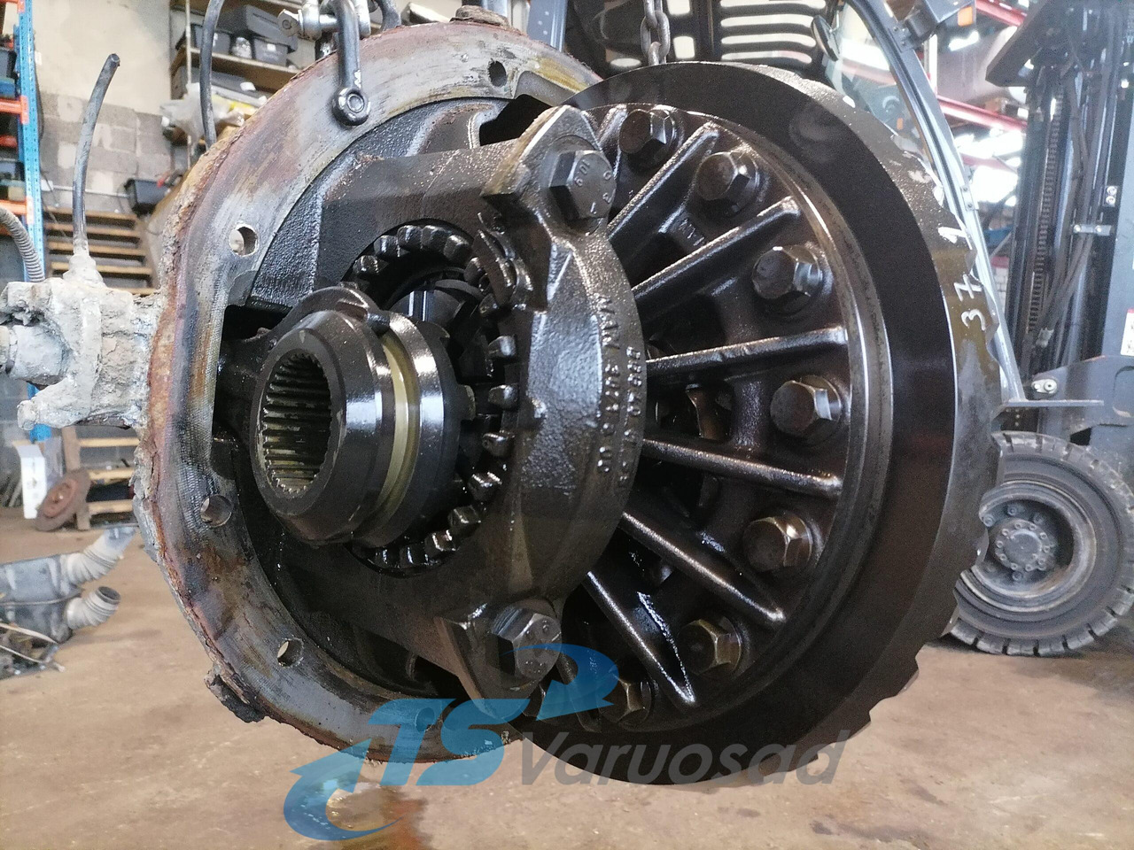 MAN Axel gear 3,7 81350106133 - Final drive for Truck: picture 3 MAN Axel gear 3,7 81350106133 - Final drive for Truck: picture 3