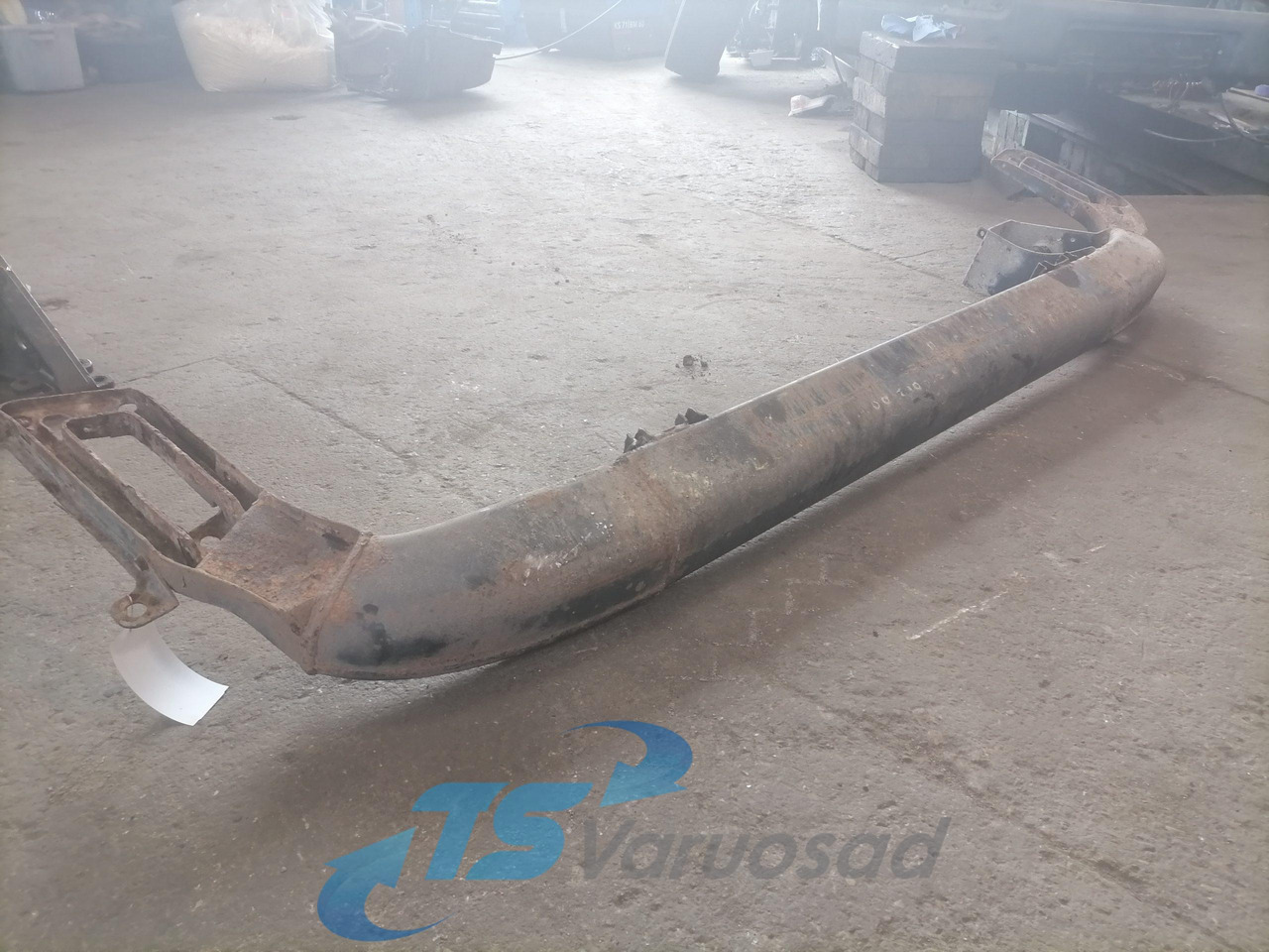 MAN Bumper 81416505013 - Bumper for Truck: picture 2 MAN Bumper 81416505013 - Bumper for Truck: picture 2