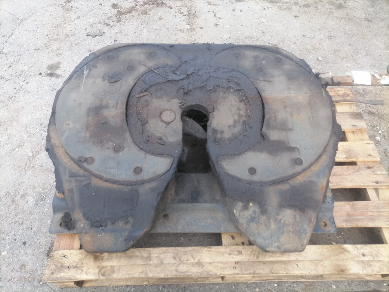 MAN Fifht wheel 662131013 - Fifth wheel coupling for Truck: picture 3 MAN Fifht wheel 662131013 - Fifth wheel coupling for Truck: picture 3