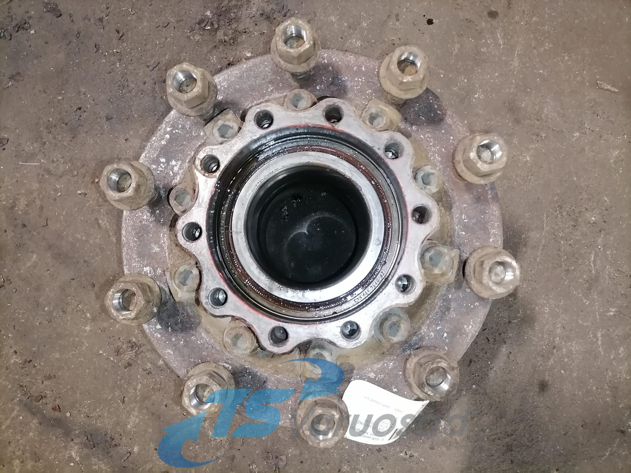 MAN Rear axel hub 81357010155 - Wheel hub for Truck: picture 3 MAN Rear axel hub 81357010155 - Wheel hub for Truck: picture 3