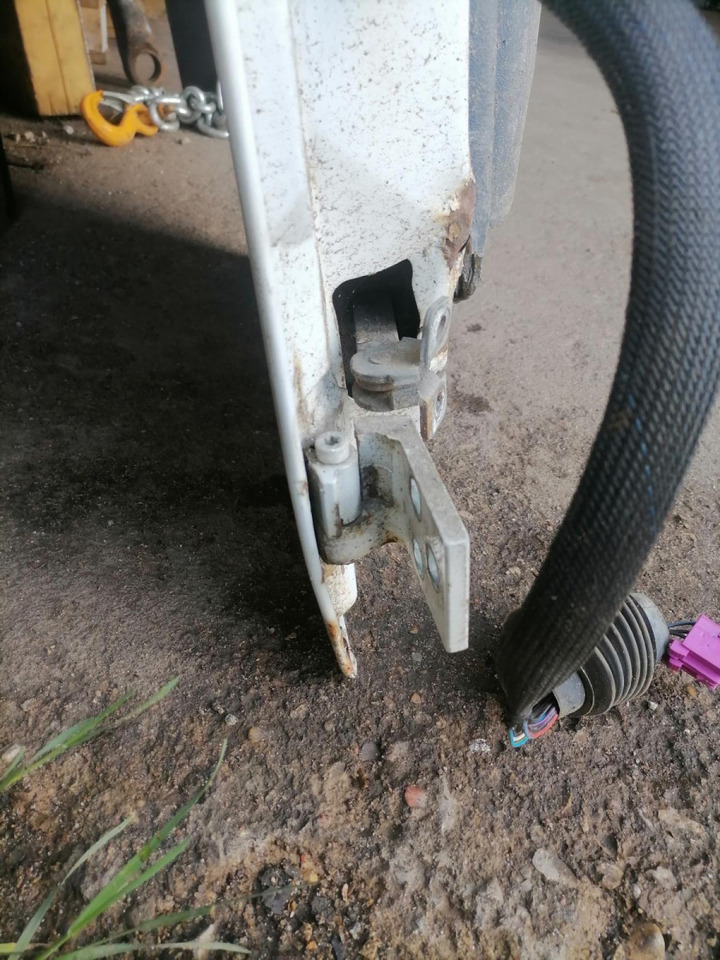 MB MB uks, parem A9737201805 - Door and parts for Truck: picture 2 MB MB uks, parem A9737201805 - Door and parts for Truck: picture 2