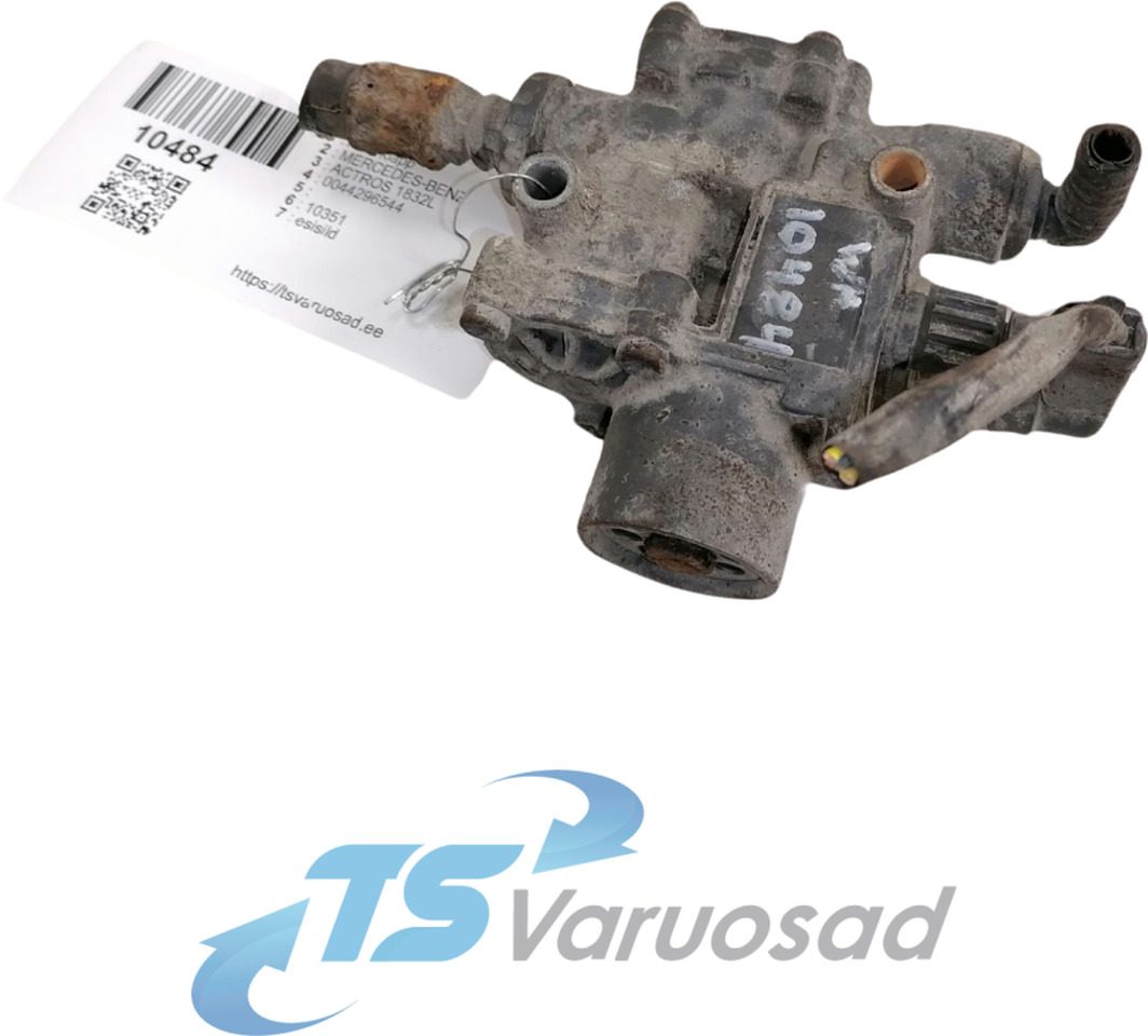 Mercedes-Benz ABS brake valve 0044296544 - Brake valve for Truck: picture 1 Mercedes-Benz ABS brake valve 0044296544 - Brake valve for Truck: picture 1