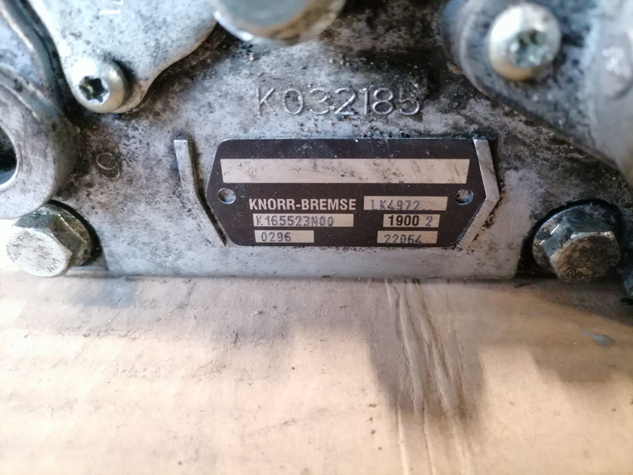 Mercedes-Benz Air compressor K165523N00 - Air brake compressor for Truck: picture 5 Mercedes-Benz Air compressor K165523N00 - Air brake compressor for Truck: picture 5