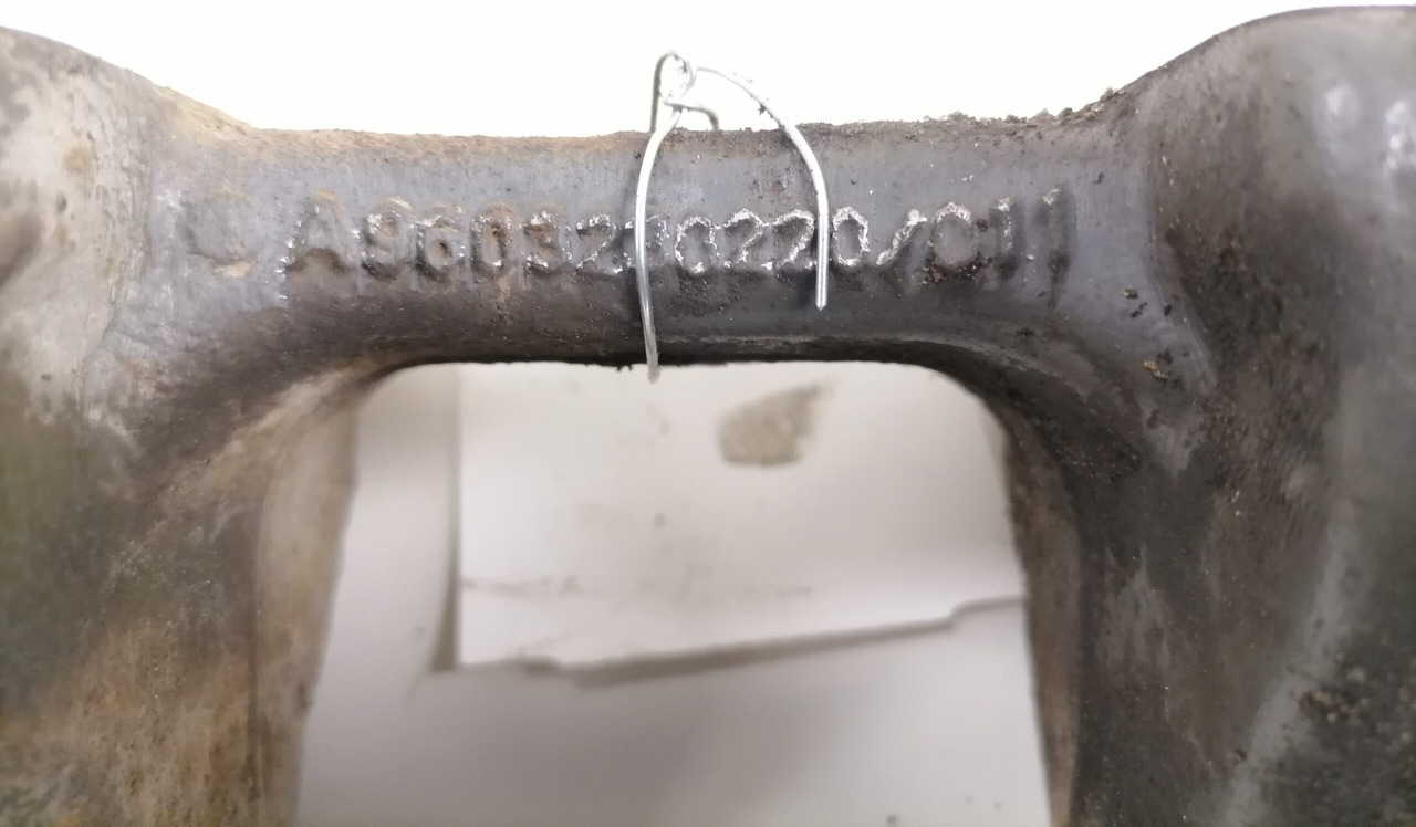 Mercedes-Benz Anti-roll bar bracket A9603230220 - Anti-roll bar for Truck: picture 3 Mercedes-Benz Anti-roll bar bracket A9603230220 - Anti-roll bar for Truck: picture 3