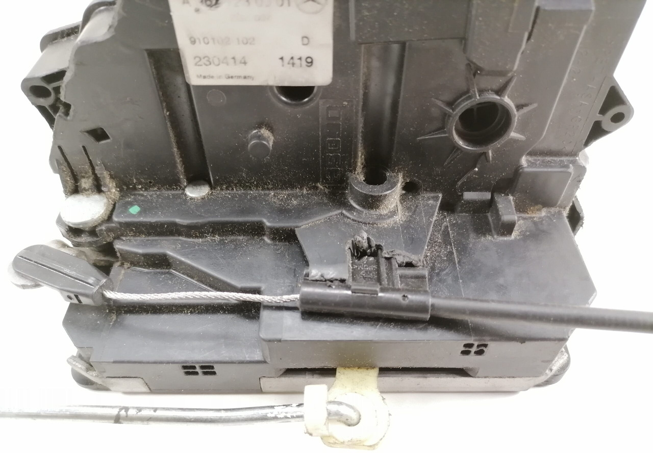 Mercedes-Benz Door lock A9607230001 - Door and parts for Truck: picture 5 Mercedes-Benz Door lock A9607230001 - Door and parts for Truck: picture 5