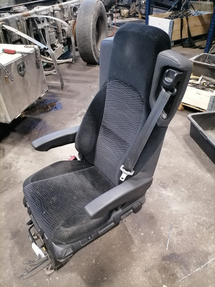 Mercedes-Benz Juhiiste A9609107501 - Seat for Truck: picture 2 Mercedes-Benz Juhiiste A9609107501 - Seat for Truck: picture 2