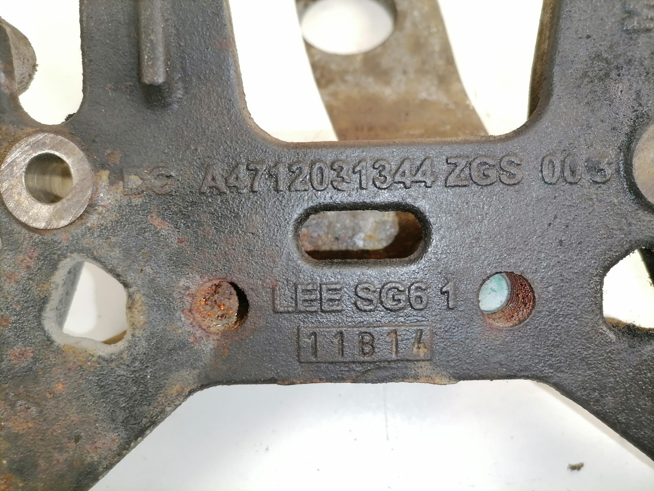 Mercedes-Benz Kandur mootorilt A4712031344 - Universal part for Truck: picture 3 Mercedes-Benz Kandur mootorilt A4712031344 - Universal part for Truck: picture 3