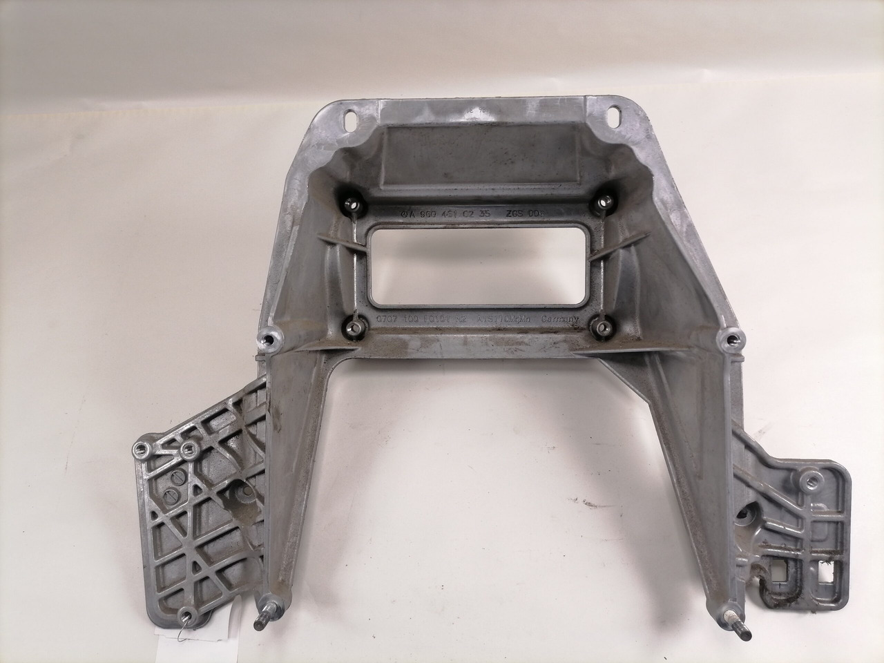 Mercedes-Benz Roolisamba kandur A9604610235 - Steering column for Truck: picture 2 Mercedes-Benz Roolisamba kandur A9604610235 - Steering column for Truck: picture 2