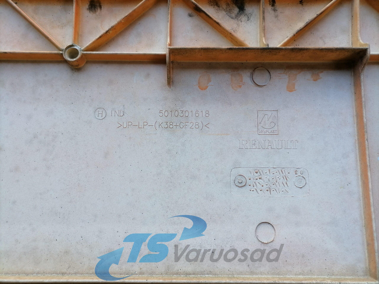 Renault Iluvõre 5010301618 - Grill for Truck: picture 4 Renault Iluvõre 5010301618 - Grill for Truck: picture 4