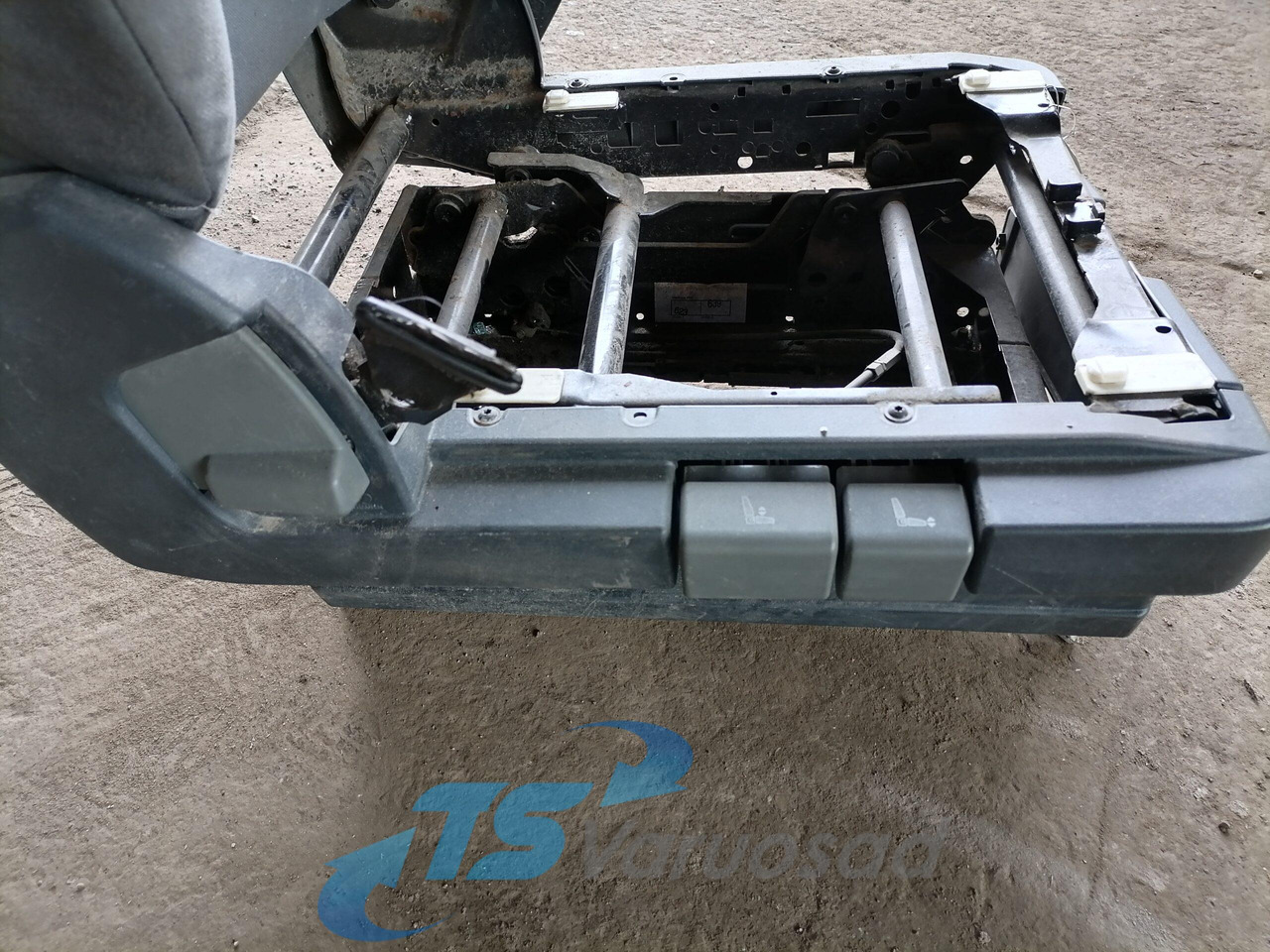 Renault Kaasreisija iste 7485130980 - Seat for Truck: picture 5 Renault Kaasreisija iste 7485130980 - Seat for Truck: picture 5