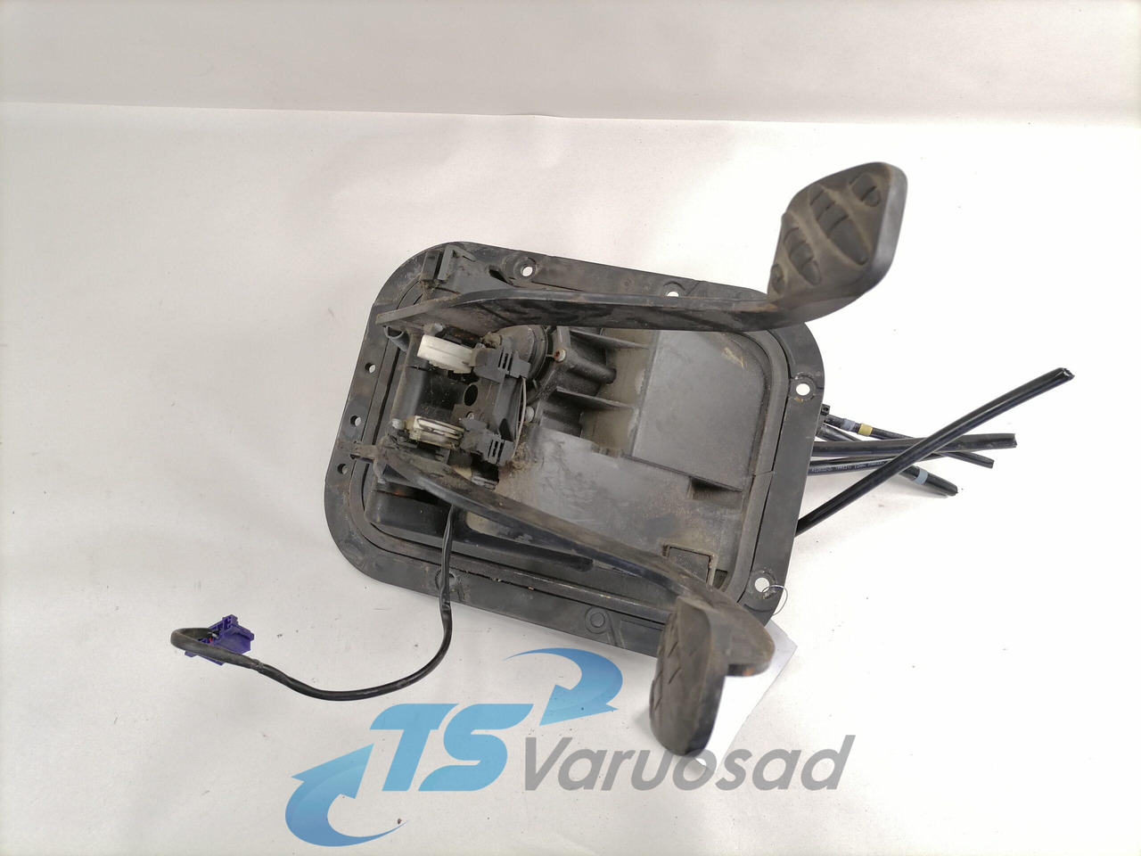 Renault Pedaalide kandur 5010505093 - Fuel processing/ Fuel delivery for Truck: picture 3 Renault Pedaalide kandur 5010505093 - Fuel processing/ Fuel delivery for Truck: picture 3