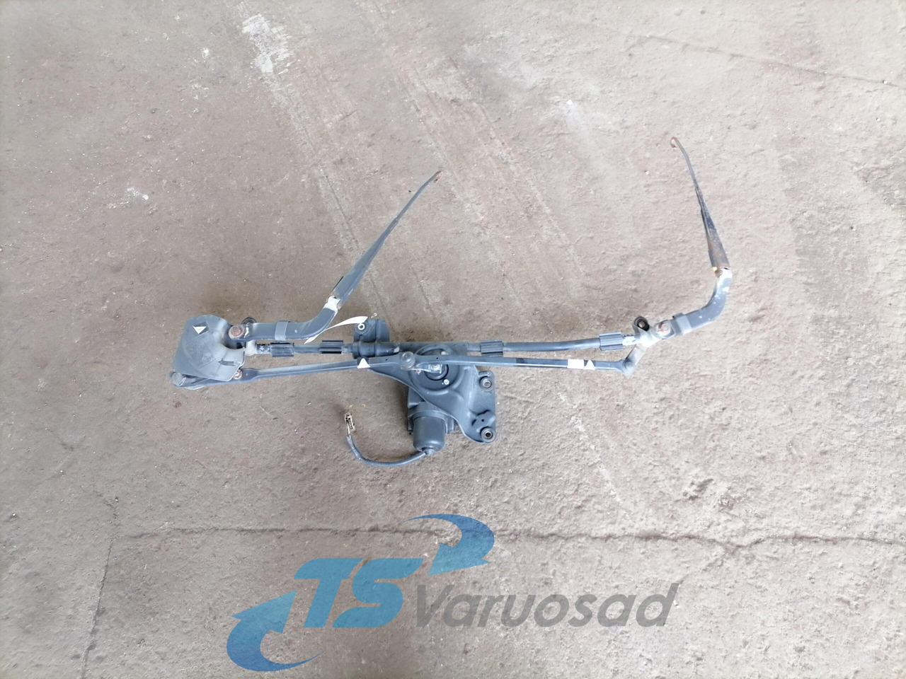 Renault Wiper frame 5010623531 - Wiper for Truck: picture 1 Renault Wiper frame 5010623531 - Wiper for Truck: picture 1