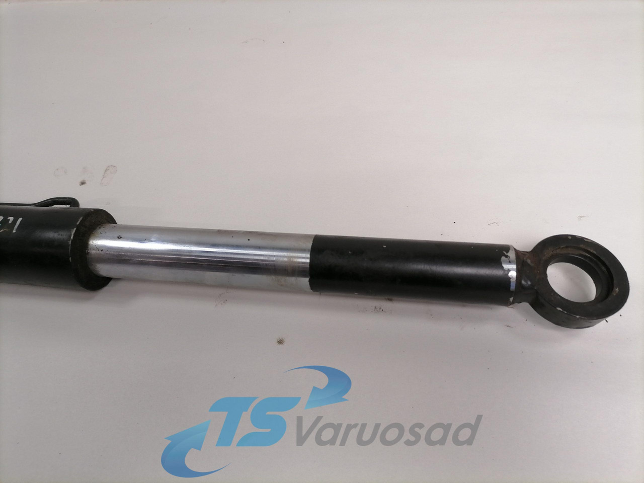 Scania Cab tilting cylinder 1517324 - Cab suspension for Truck: picture 4 Scania Cab tilting cylinder 1517324 - Cab suspension for Truck: picture 4