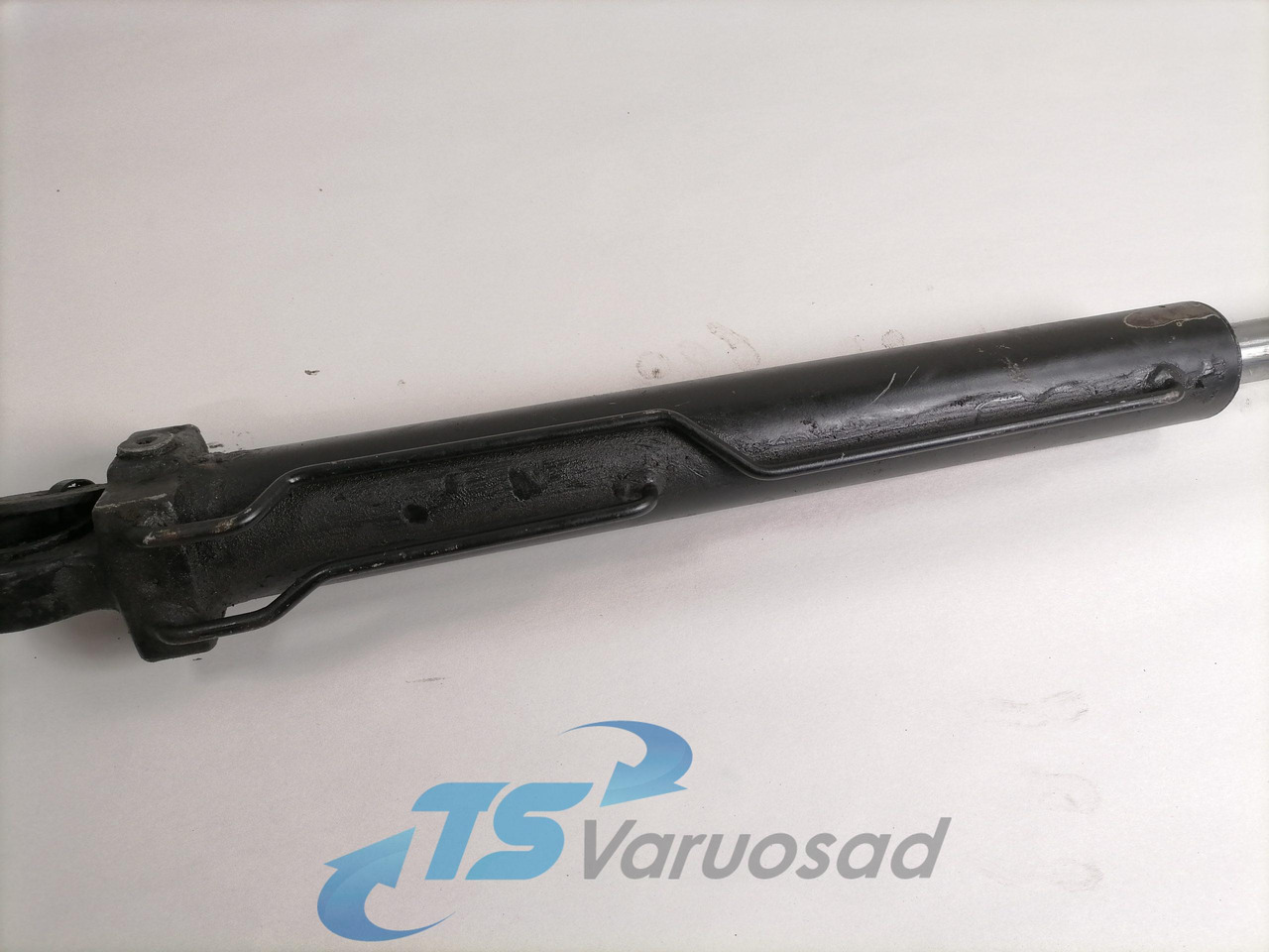 Scania Cab tilting cylinder 1549737 - Cab suspension for Truck: picture 3 Scania Cab tilting cylinder 1549737 - Cab suspension for Truck: picture 3