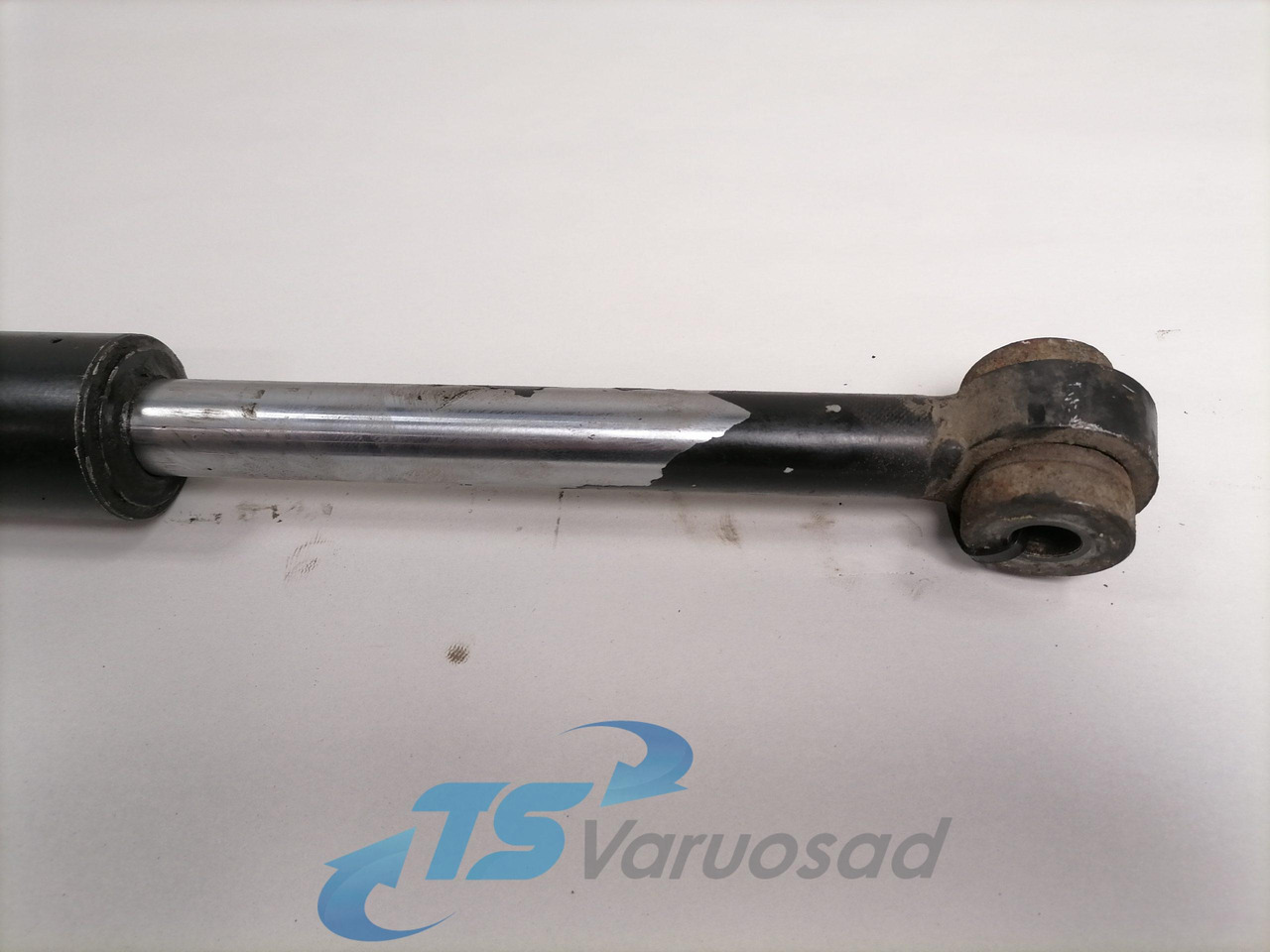 Scania Cab tilting cylinder 1549737 - Cab suspension for Truck: picture 2 Scania Cab tilting cylinder 1549737 - Cab suspension for Truck: picture 2