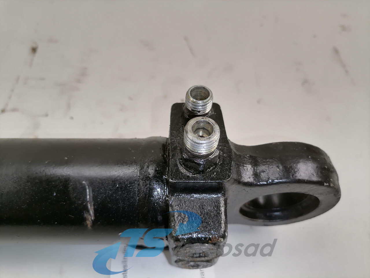 Scania Cab tilting cylinder 1790111 - Cab suspension for Truck: picture 4 Scania Cab tilting cylinder 1790111 - Cab suspension for Truck: picture 4
