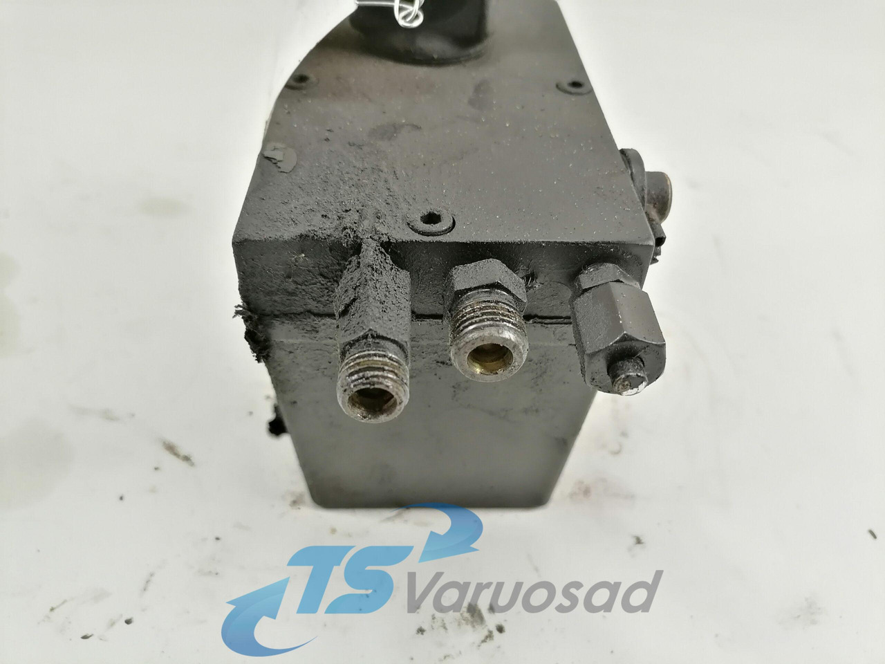 Scania Cab tilting pump 1549741 - Cab suspension for Truck: picture 2 Scania Cab tilting pump 1549741 - Cab suspension for Truck: picture 2