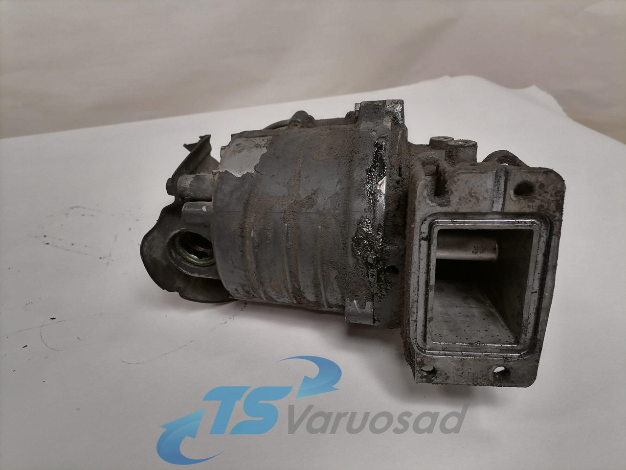 Scania Crankcase ventilation 1753376 - Crankcase for Truck: picture 2 Scania Crankcase ventilation 1753376 - Crankcase for Truck: picture 2