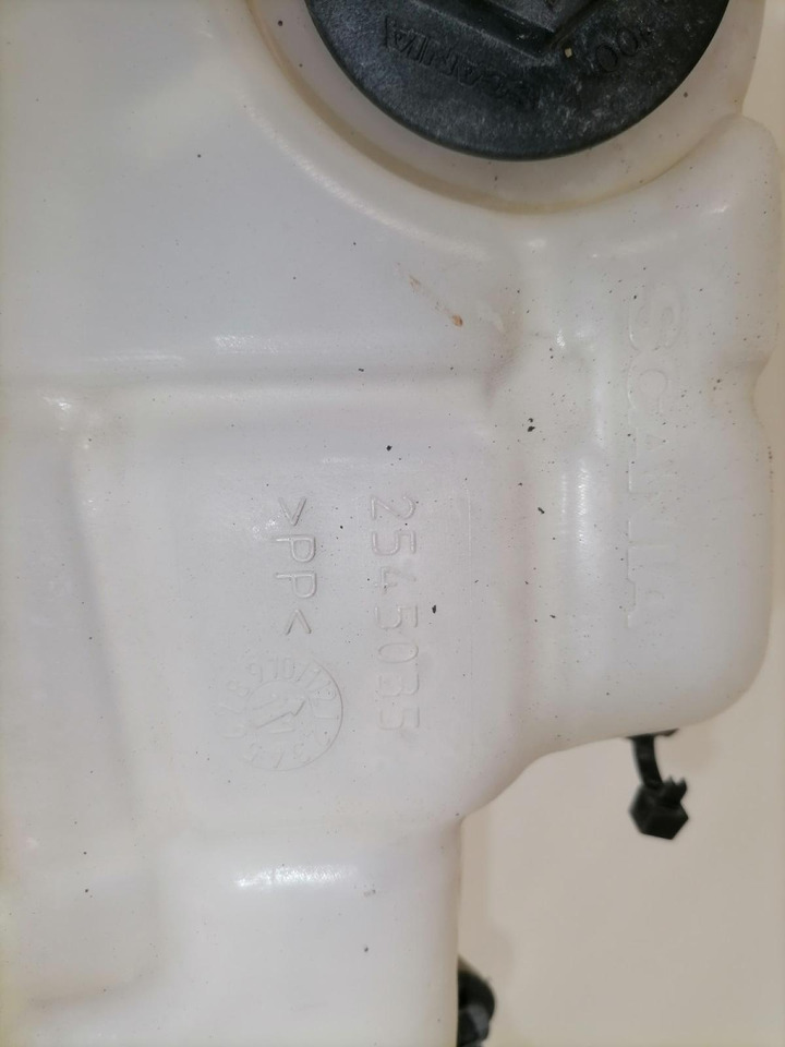 Scania Expansion tank 2545033 - Universal part for Truck: picture 3 Scania Expansion tank 2545033 - Universal part for Truck: picture 3