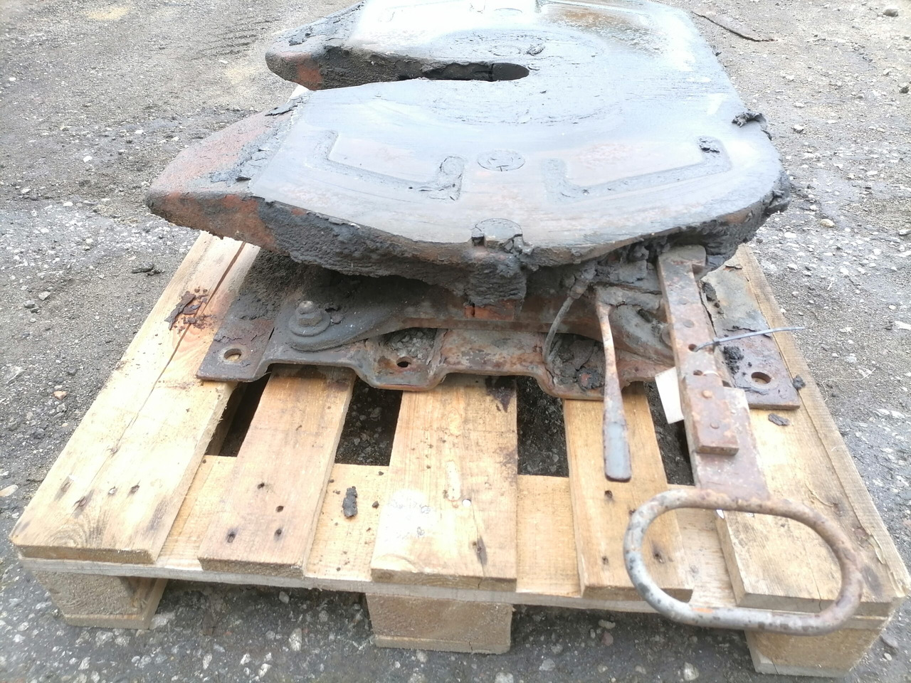 Scania Fifht wheel 1433906 - Fifth wheel coupling for Truck: picture 3 Scania Fifht wheel 1433906 - Fifth wheel coupling for Truck: picture 3