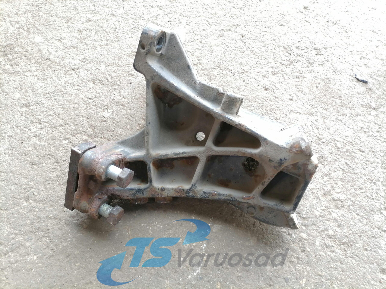 Scania Front bumper carrier 1525694 - Bumper for Truck: picture 2 Scania Front bumper carrier 1525694 - Bumper for Truck: picture 2