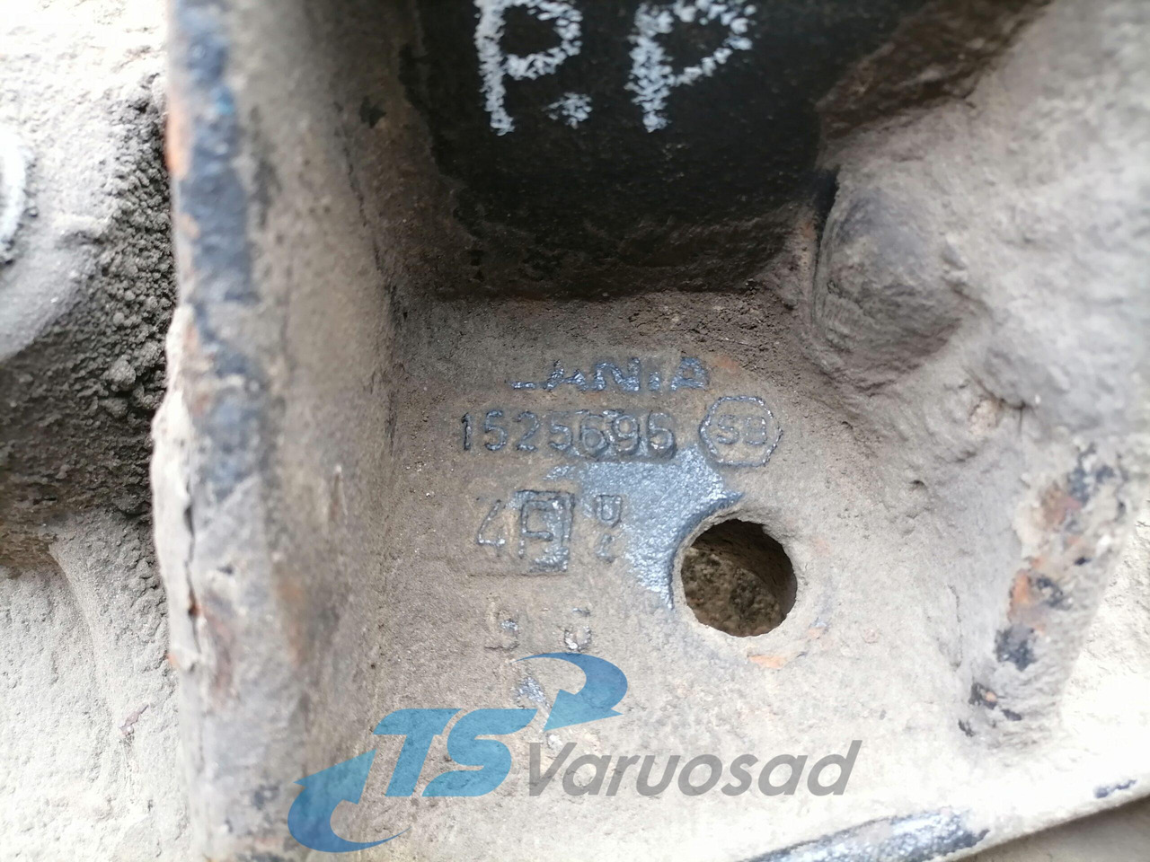 Scania Front bumper carrier 1525695 - Bumper for Truck: picture 2 Scania Front bumper carrier 1525695 - Bumper for Truck: picture 2