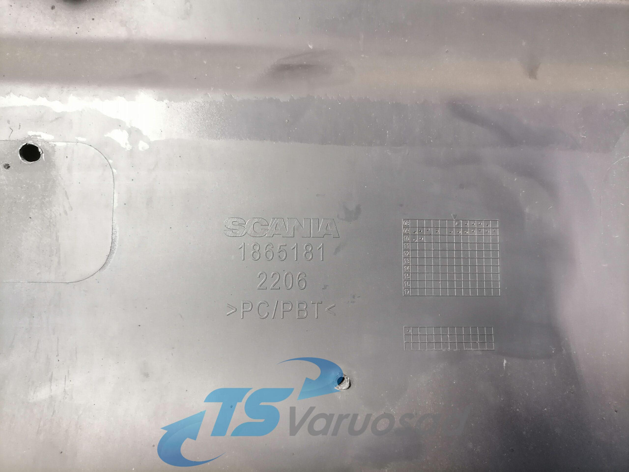 Scania Front bumper cover plastic 1865181 - Aerodynamics/ Spoiler for Truck: picture 3 Scania Front bumper cover plastic 1865181 - Aerodynamics/ Spoiler for Truck: picture 3