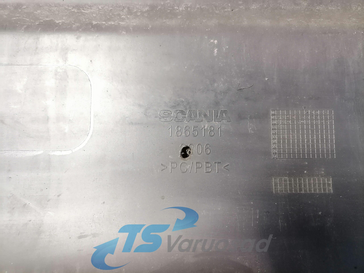 Scania Front bumper cover plastic 1865181 - Aerodynamics/ Spoiler for Truck: picture 4 Scania Front bumper cover plastic 1865181 - Aerodynamics/ Spoiler for Truck: picture 4