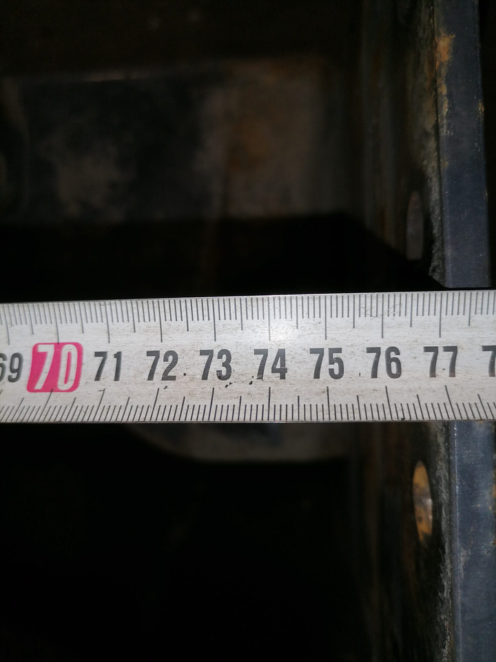 Scania Haakeseadme kinnitusraam CM75N770A01 - Fifth wheel coupling for Truck: picture 4 Scania Haakeseadme kinnitusraam CM75N770A01 - Fifth wheel coupling for Truck: picture 4