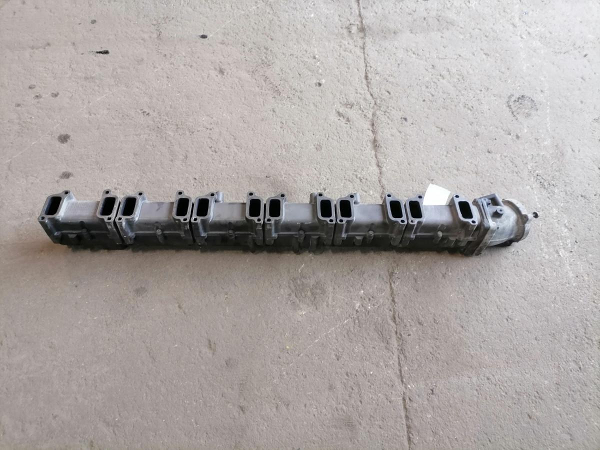 Scania Intake mainfold 1530132 - Intake manifold for Truck: picture 3 Scania Intake mainfold 1530132 - Intake manifold for Truck: picture 3