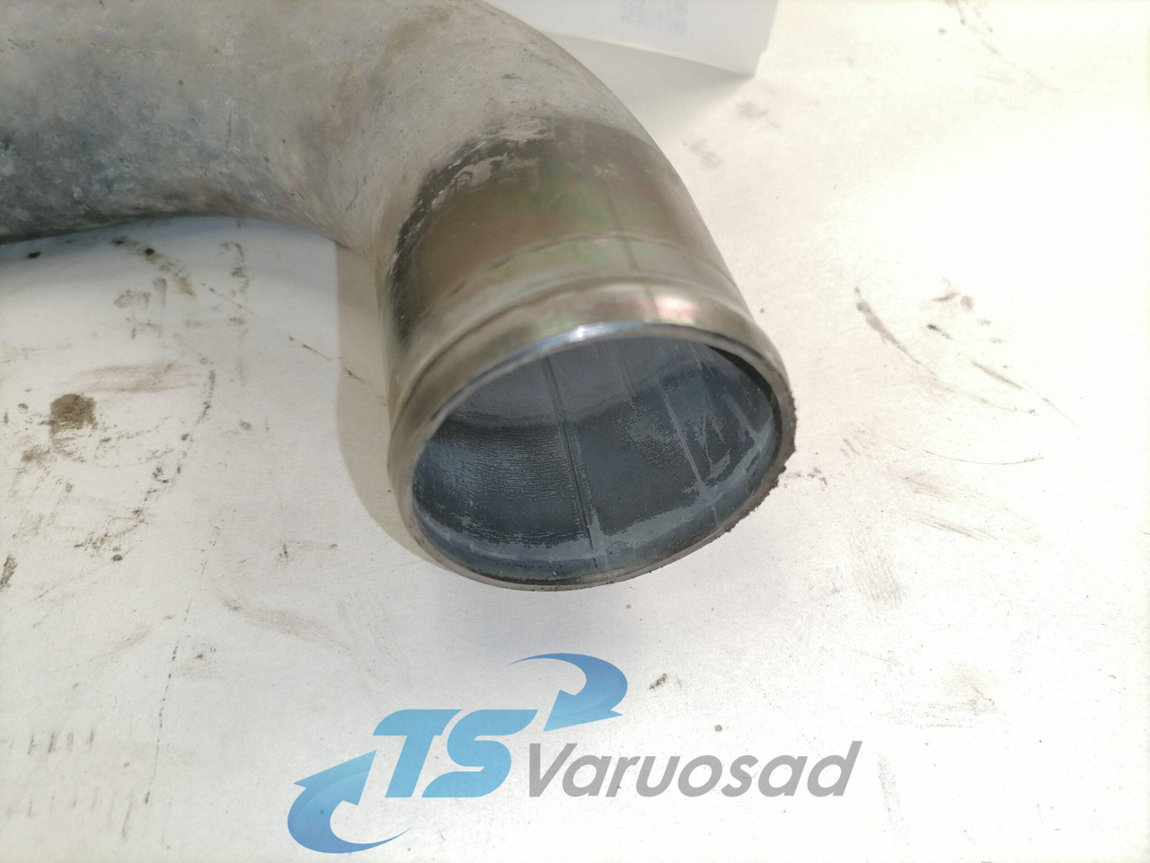 Scania Jahutusvedeliku toru, retarder 1824446 - Cooling system for Truck: picture 4 Scania Jahutusvedeliku toru, retarder 1824446 - Cooling system for Truck: picture 4