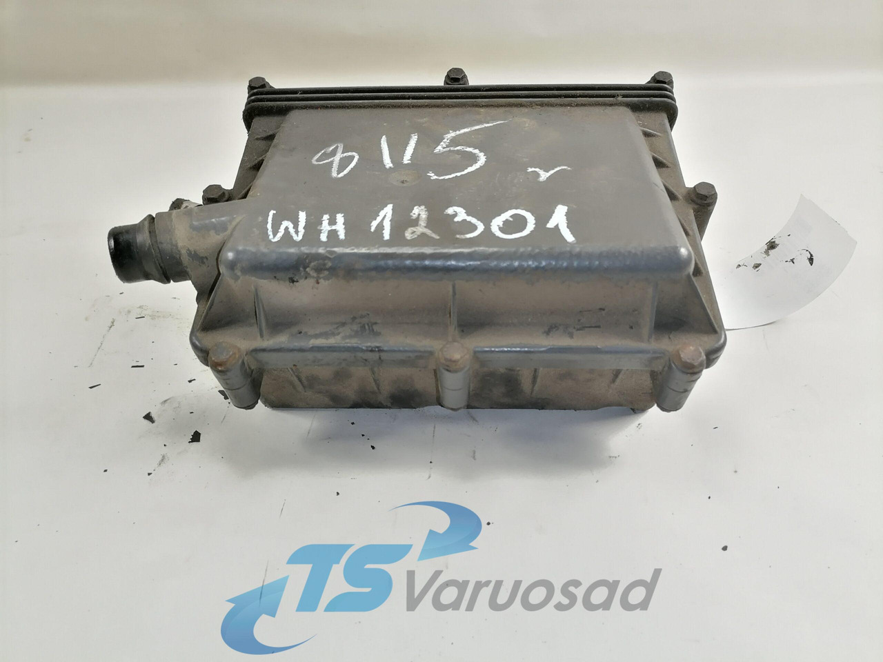Scania Karterituulutusfiltri korpus 1543778 - Crankcase for Truck: picture 3 Scania Karterituulutusfiltri korpus 1543778 - Crankcase for Truck: picture 3