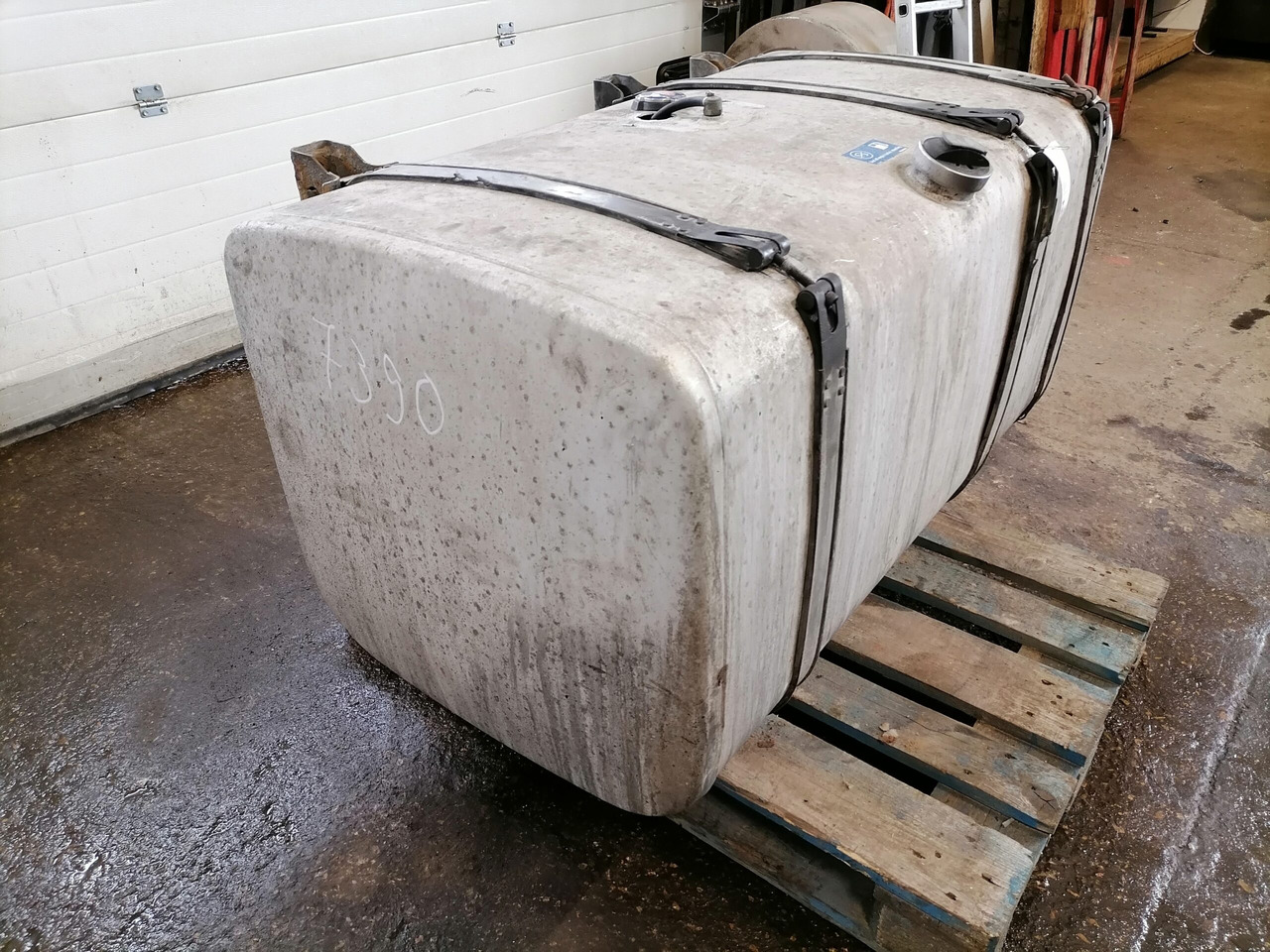 Scania Kütusepaak 500L 1517307 - Fuel tank for Truck: picture 5 Scania Kütusepaak 500L 1517307 - Fuel tank for Truck: picture 5