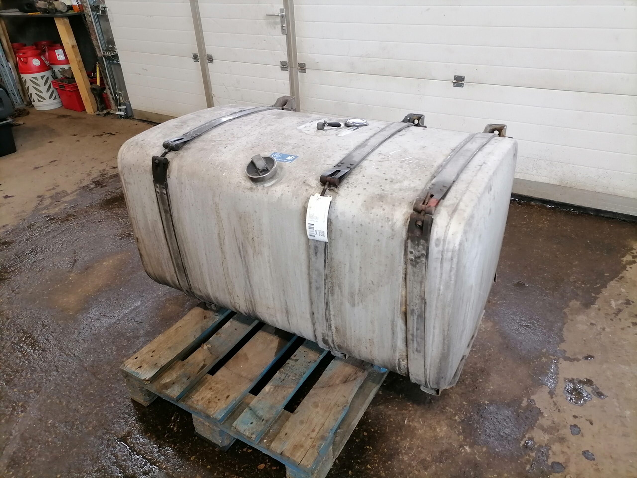 Scania Kütusepaak 500L 1517307 - Fuel tank for Truck: picture 1 Scania Kütusepaak 500L 1517307 - Fuel tank for Truck: picture 1