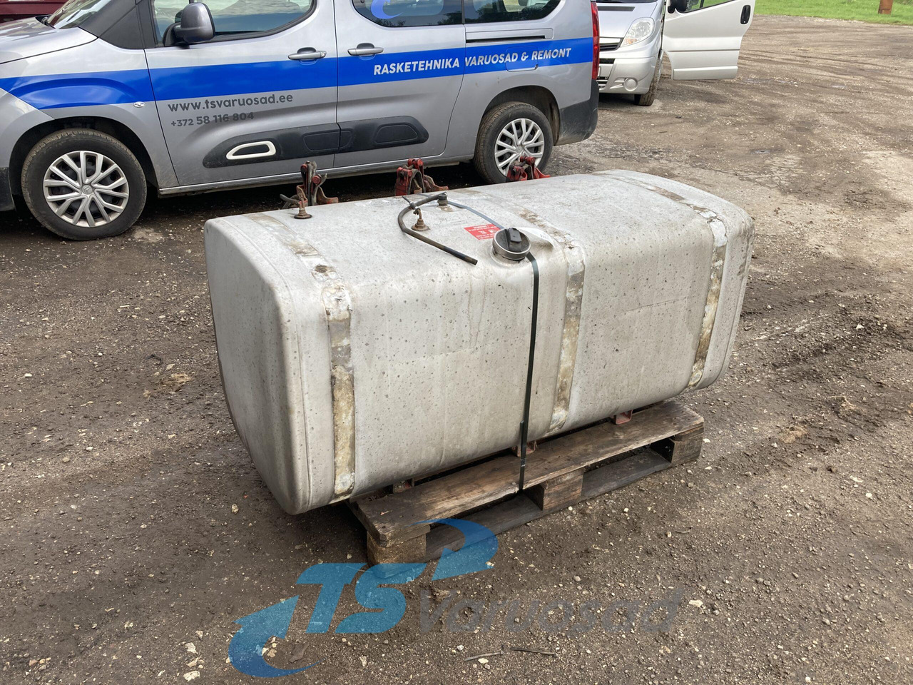 Scania Kütusepaak 600L 1517308 - Fuel tank for Truck: picture 1 Scania Kütusepaak 600L 1517308 - Fuel tank for Truck: picture 1