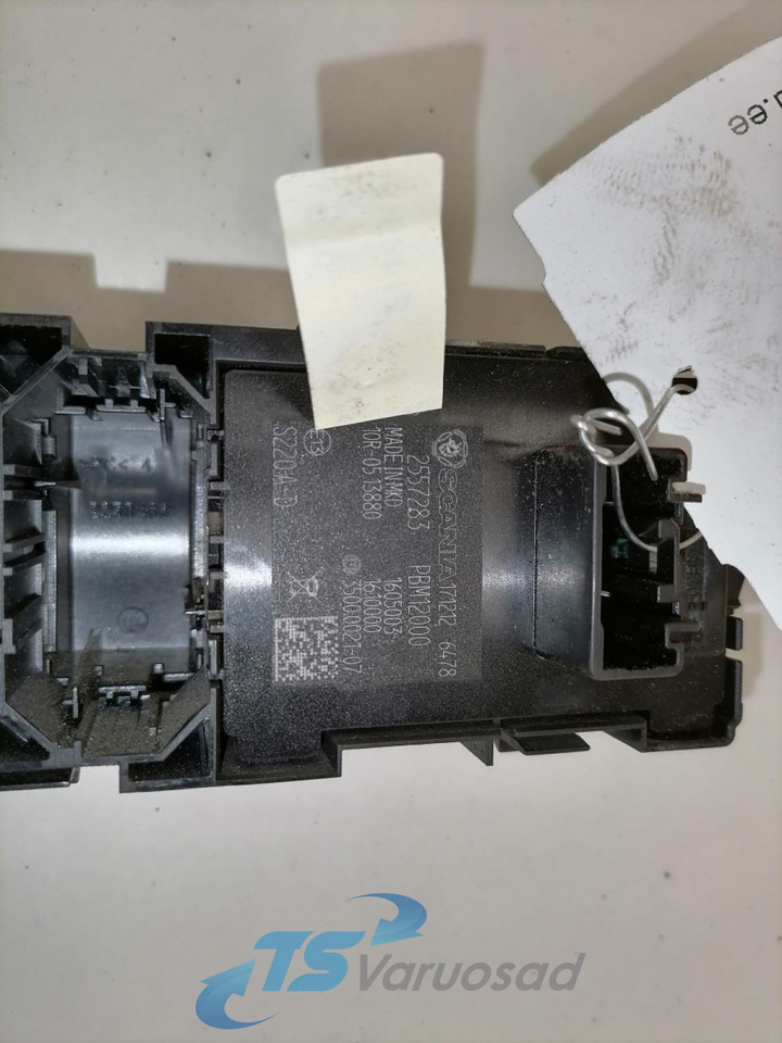 Scania Lülitite moodul 2557283 - Cab for Truck: picture 3 Scania Lülitite moodul 2557283 - Cab for Truck: picture 3