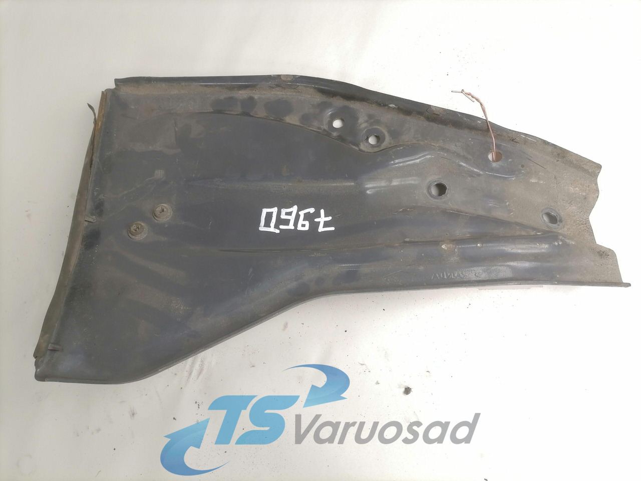Scania Mudguard bracket 1743493 - Universal part for Truck: picture 3 Scania Mudguard bracket 1743493 - Universal part for Truck: picture 3