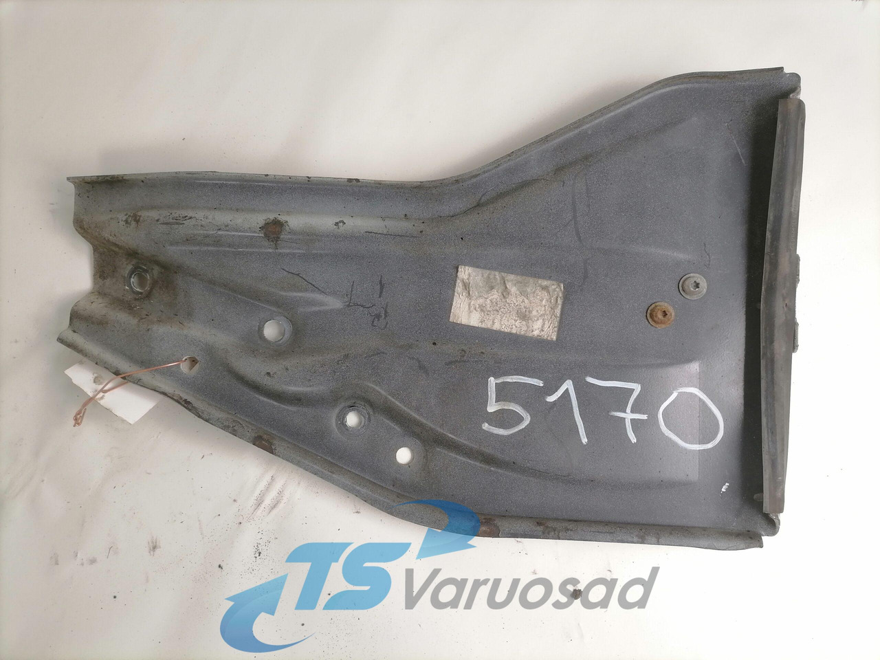 Scania Mudguard bracket 1743493 - Universal part for Truck: picture 2 Scania Mudguard bracket 1743493 - Universal part for Truck: picture 2