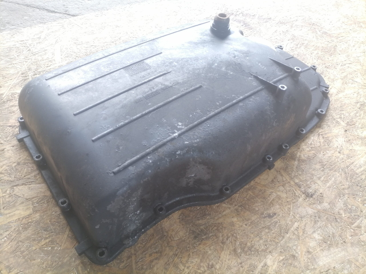 Scania Oil sump 2023780 - Oil pan for Truck: picture 4 Scania Oil sump 2023780 - Oil pan for Truck: picture 4
