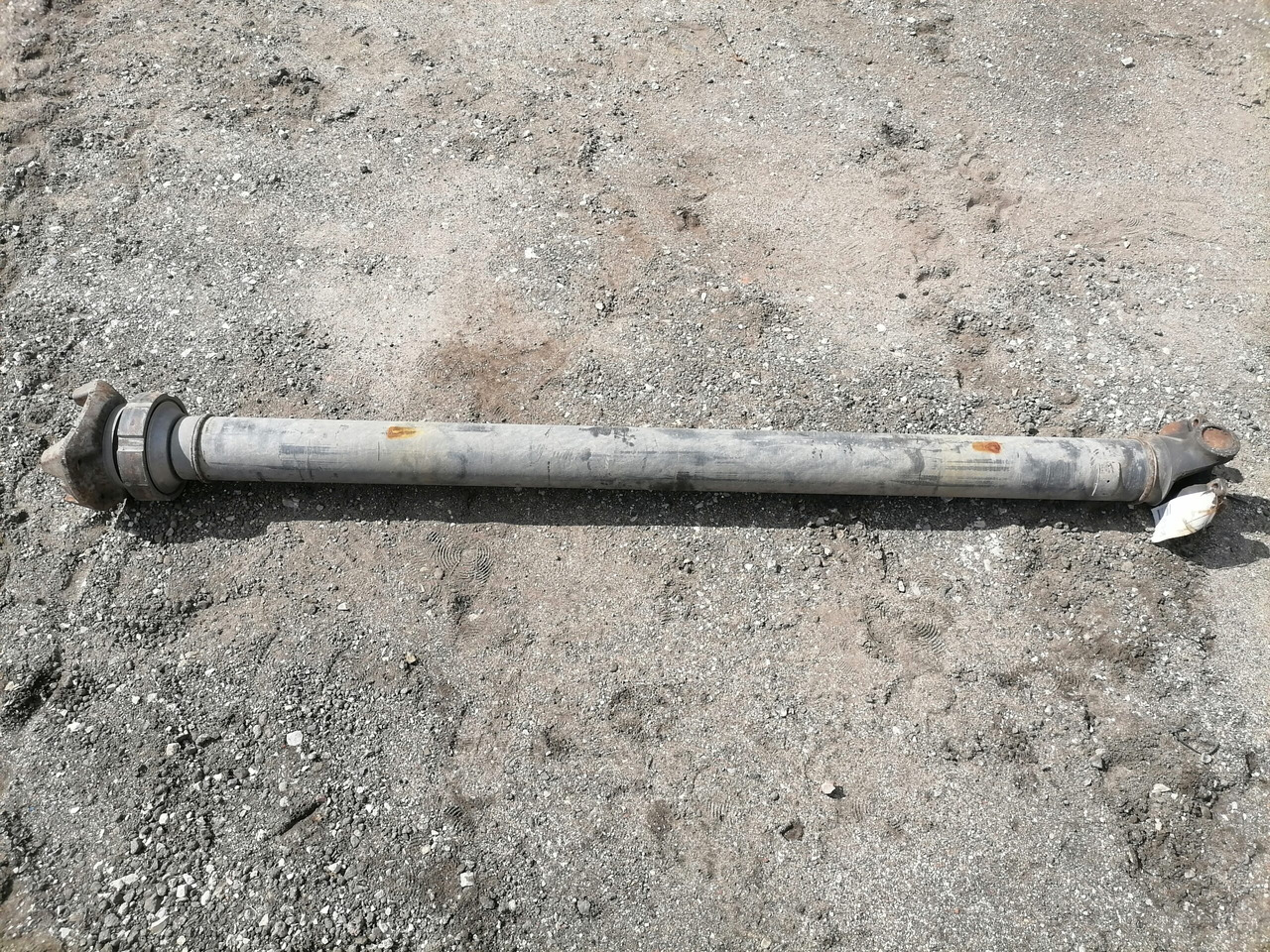 Scania Propeller shaft 1758892 - Propeller shaft for Truck: picture 2 Scania Propeller shaft 1758892 - Propeller shaft for Truck: picture 2