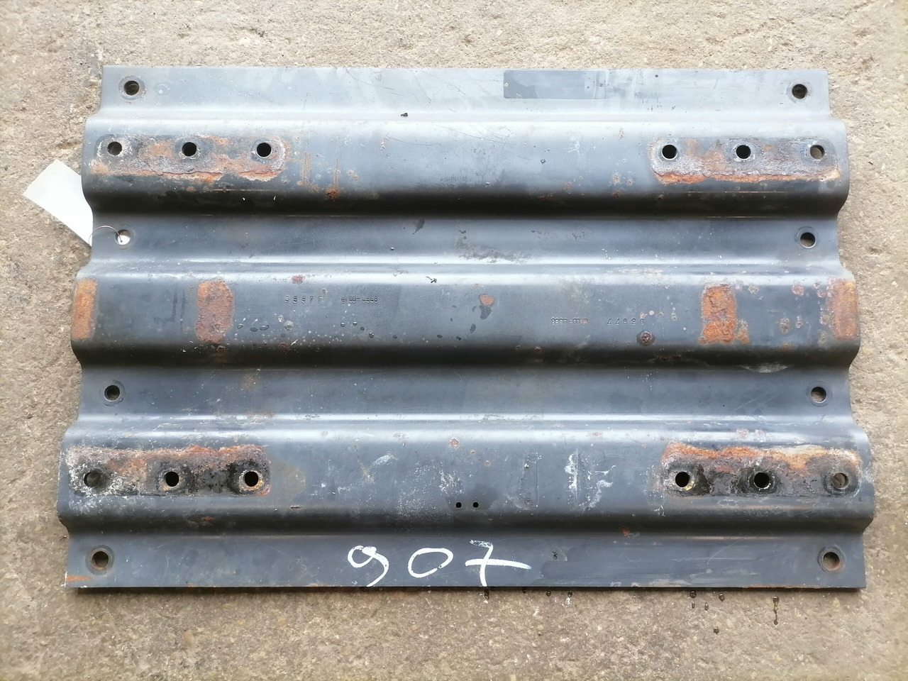 Scania Saddle plate 2061804 - Fifth wheel coupling for Truck: picture 2 Scania Saddle plate 2061804 - Fifth wheel coupling for Truck: picture 2
