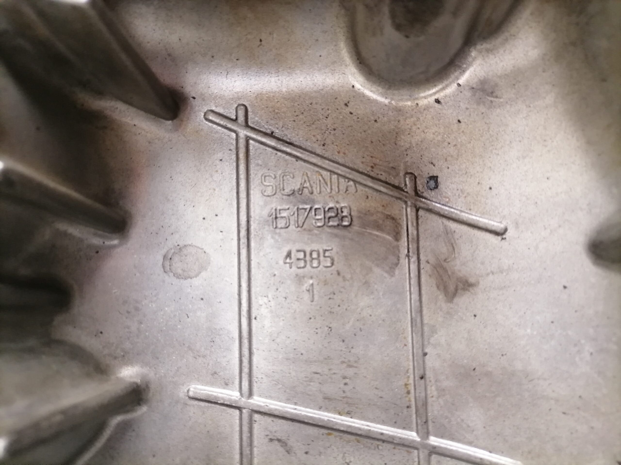 Scania Valve cover 1517928 - Cylinder head for Truck: picture 4 Scania Valve cover 1517928 - Cylinder head for Truck: picture 4