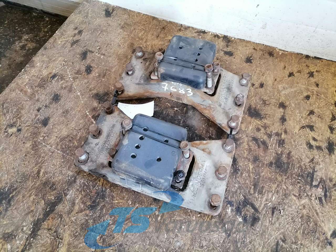 Scania Veosadula jalad SK2104002SP - Fifth wheel coupling for Truck: picture 1 Scania Veosadula jalad SK2104002SP - Fifth wheel coupling for Truck: picture 1