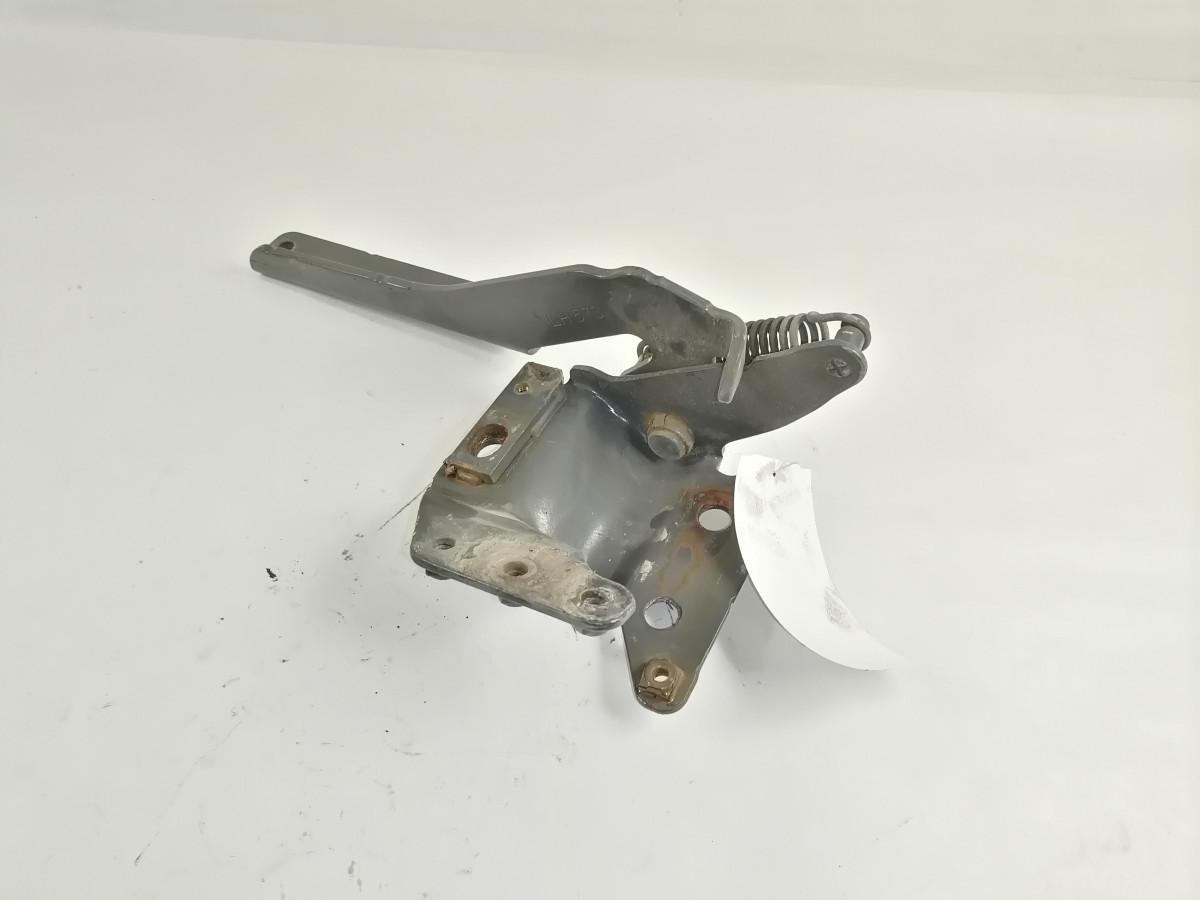 Scania lower grille carrier hinge 1785546 - Grill for Truck: picture 2 Scania lower grille carrier hinge 1785546 - Grill for Truck: picture 2