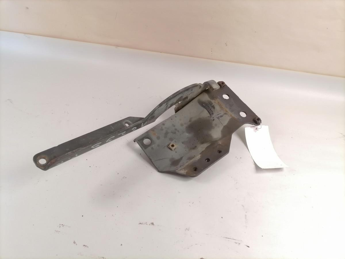 Scania lower grille carrier hinge 1785548 - Grill for Truck: picture 2 Scania lower grille carrier hinge 1785548 - Grill for Truck: picture 2