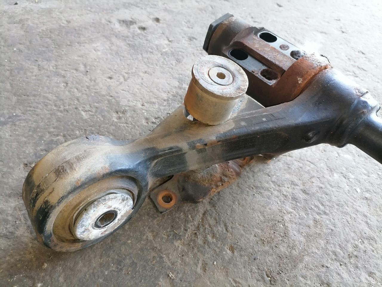 Volvo Anti-roll bar 3198853 - Cab suspension for Truck: picture 3 Volvo Anti-roll bar 3198853 - Cab suspension for Truck: picture 3