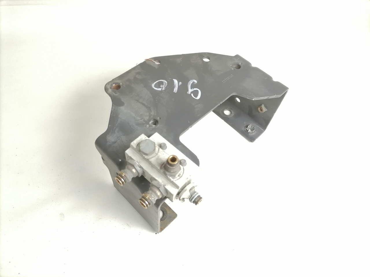 Volvo Bracket 22008140 - Frame/ Chassis for Truck: picture 1 Volvo Bracket 22008140 - Frame/ Chassis for Truck: picture 1