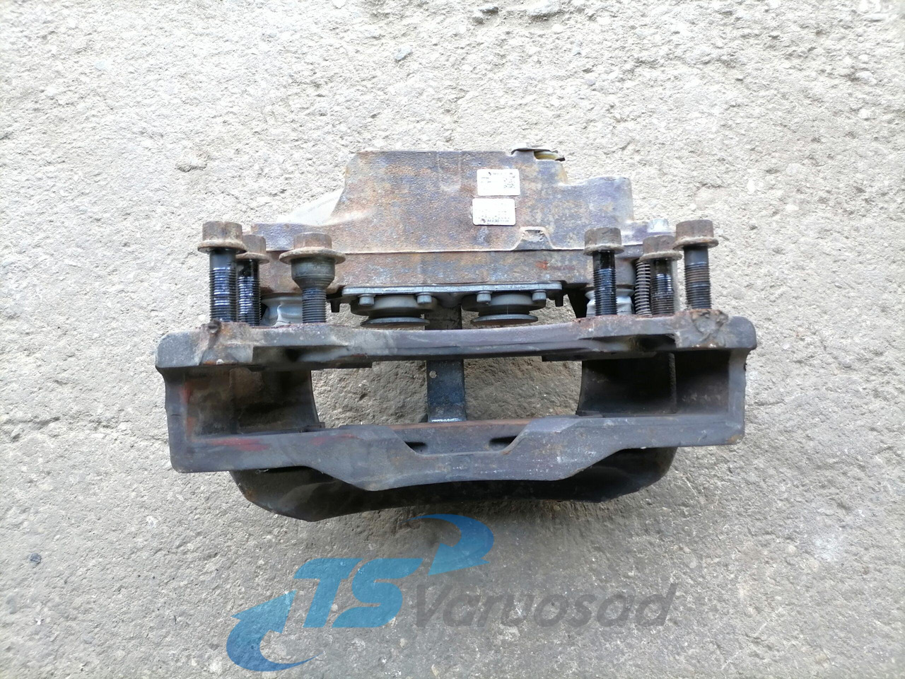 Volvo Brake caliper 20704262 - Brake parts for Truck: picture 1 Volvo Brake caliper 20704262 - Brake parts for Truck: picture 1