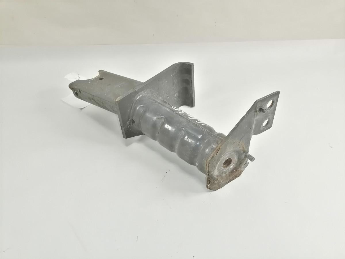 Volvo Bumper bracket 82943981 - Bumper for Truck: picture 3 Volvo Bumper bracket 82943981 - Bumper for Truck: picture 3