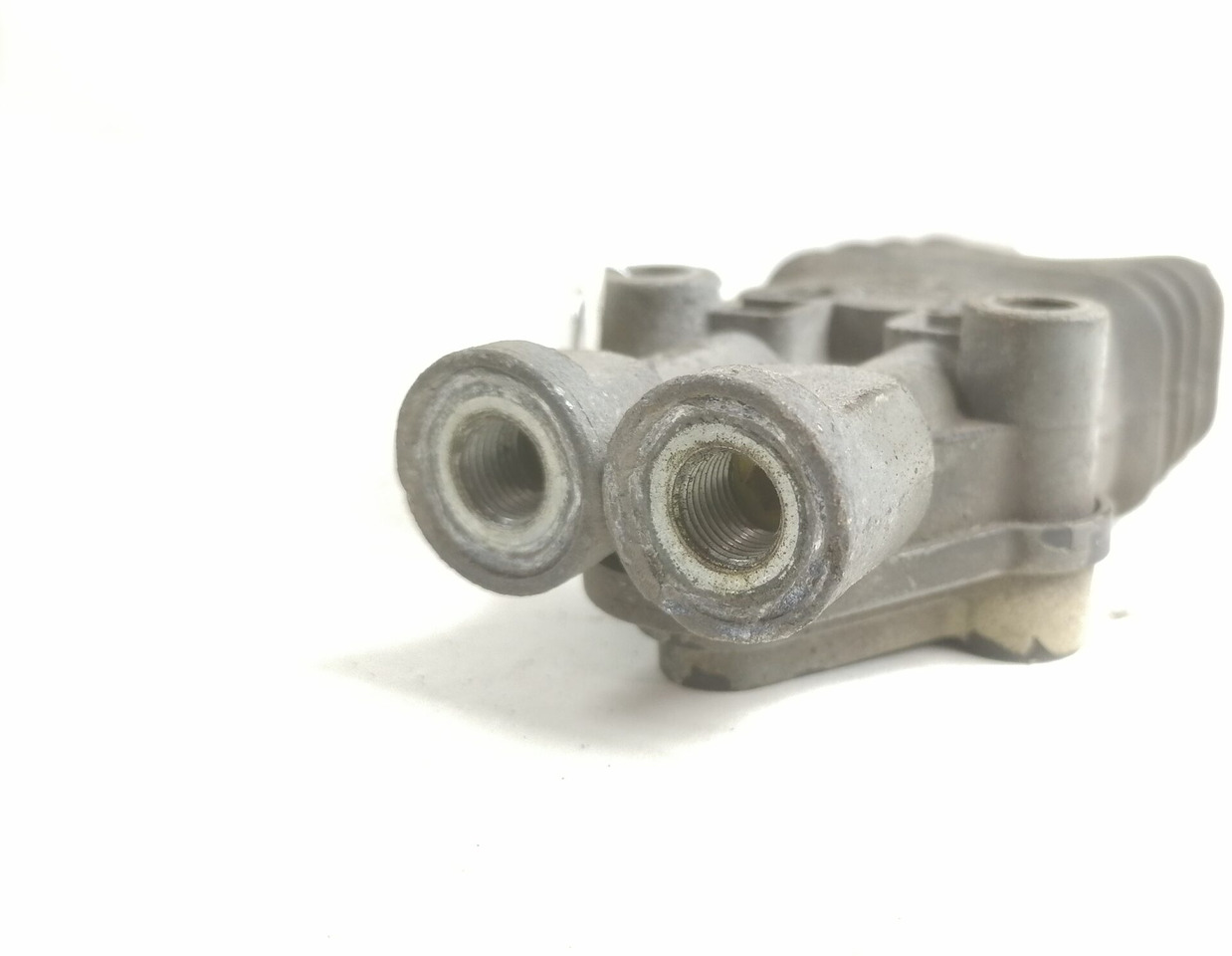 Volvo Cab suspension control valve 4640070030 - Cab suspension for Truck: picture 2 Volvo Cab suspension control valve 4640070030 - Cab suspension for Truck: picture 2